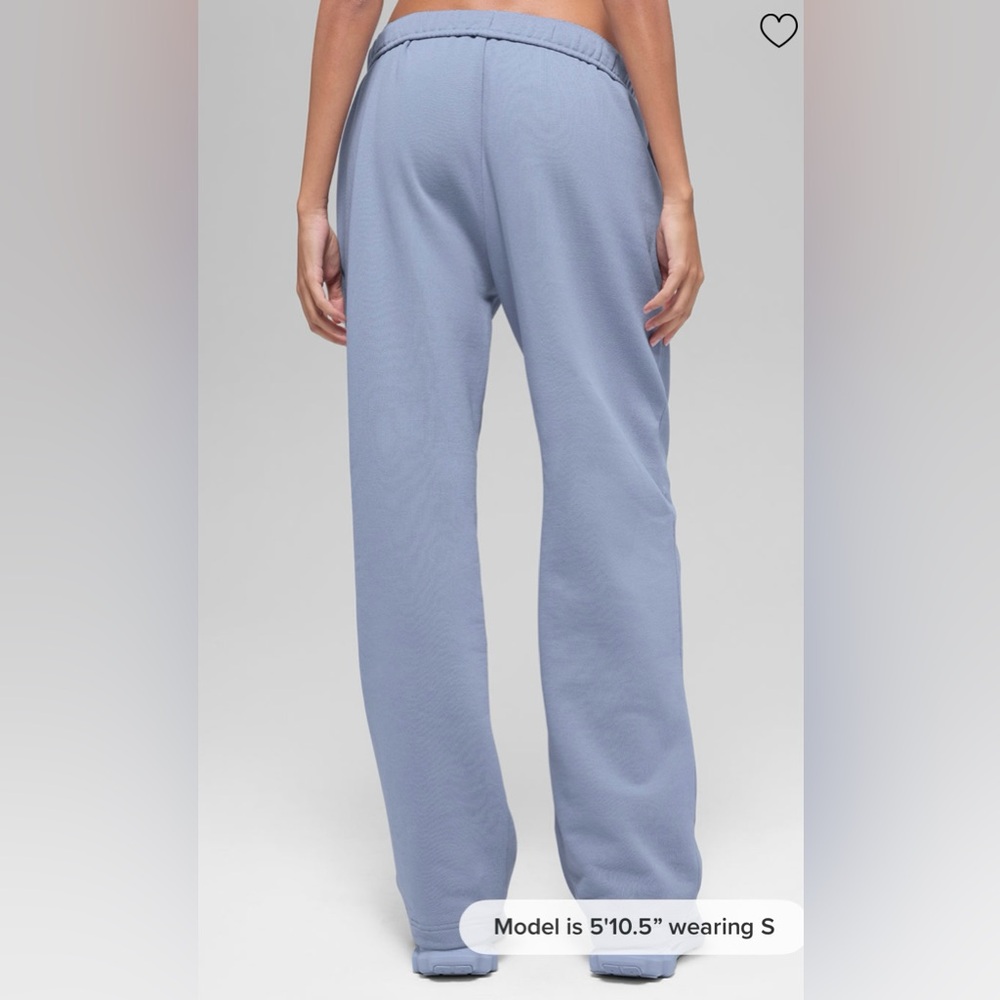 Alo Yoga Accolade Straight Leg Sweatpant - Picture 2 of 7